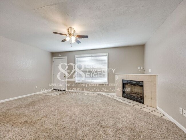 Building Photo - Spacious 2 Bed/2 Bath Townhome Duplex Available NOW in Moore, OK!