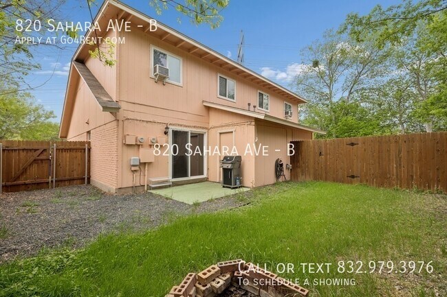 Building Photo - 820 Sahara Ave