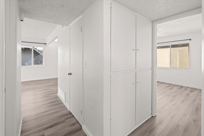 Building Photo - 6685 Sabado Tarde Rd