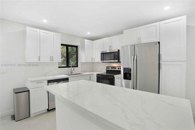 Building Photo - 2230 N 62nd Ave