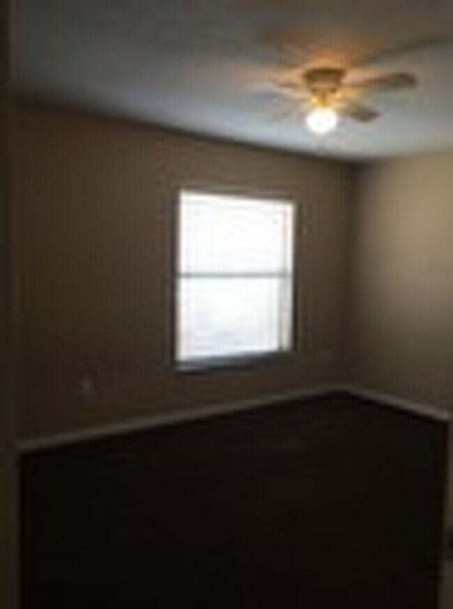 Building Photo - HIDDEN CREEK CONDO