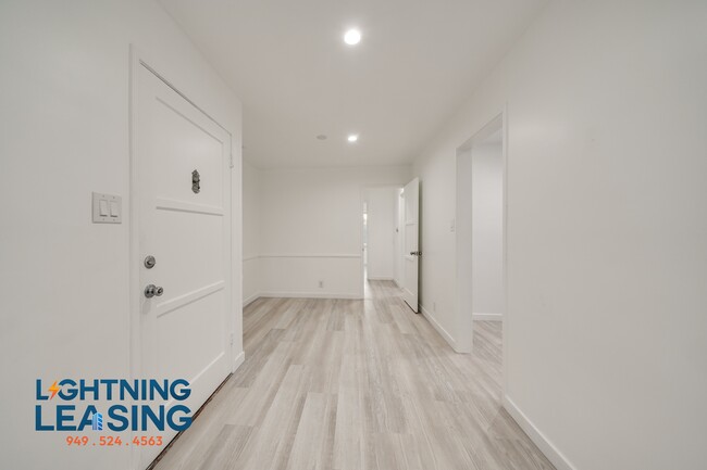 Building Photo - 1363 Hauser Blvd