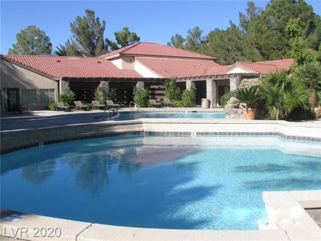 Building Photo - Spacious 2 bedroom Condo in Canyon Lake Community
