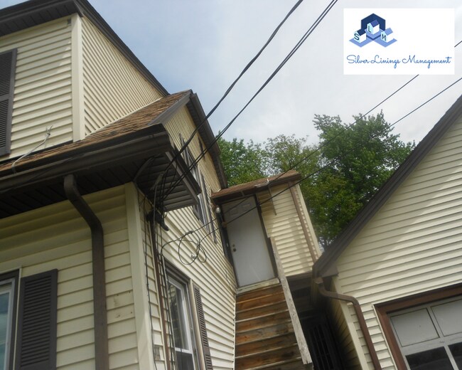 Building Photo - 94 Hurd St