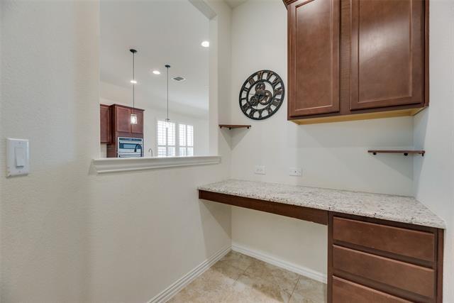 Building Photo - 2501 Temple Dr