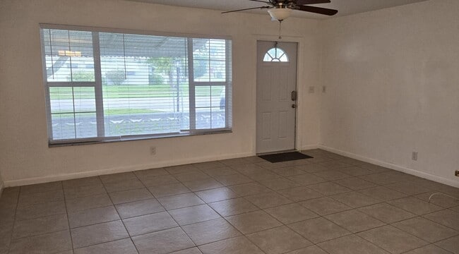 Building Photo - 114 Leisureville Blvd