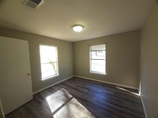 Building Photo - 405 24th St SE