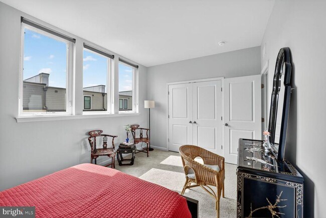 Building Photo - 506 Riversail Ln
