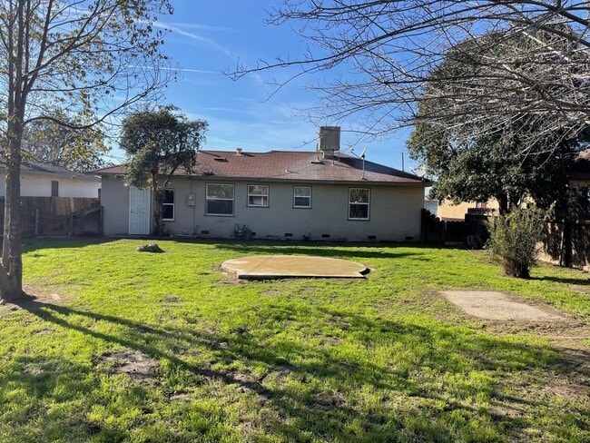 Building Photo - Available Soon!