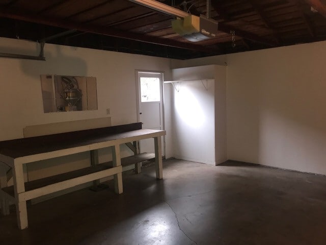 Building Photo - 3/2 Bedroom home in El Cajon with a POOL!