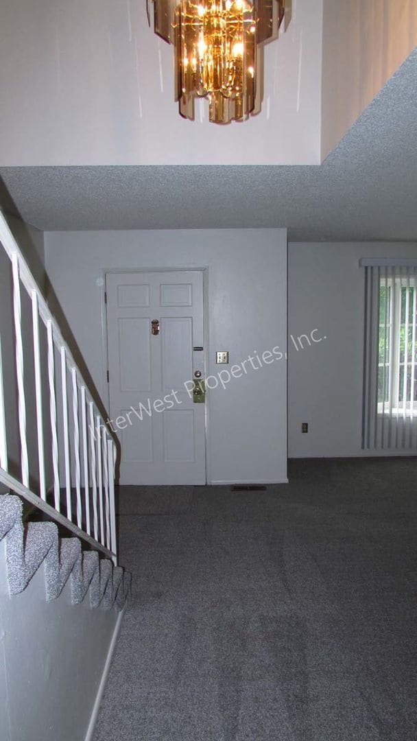 Building Photo - MCCA01