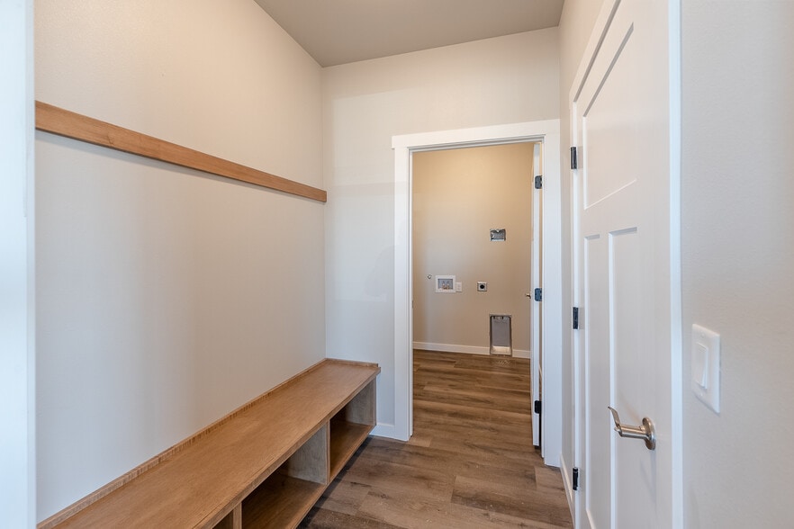 Building Photo - 4075 Quinn Dr NE