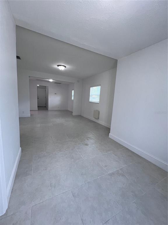 Building Photo - 118 W Sligh Ave