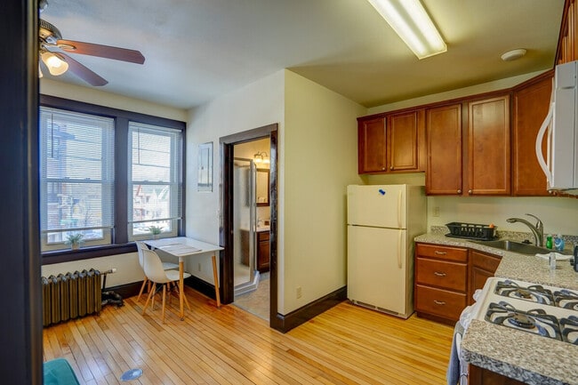 Building Photo - 1253 Williamson St