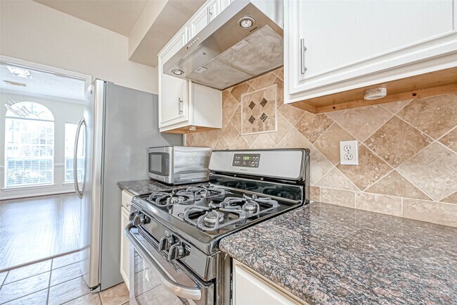 Building Photo - 17935 Western Pass Ln