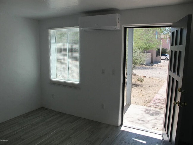 Building Photo - House for Rent