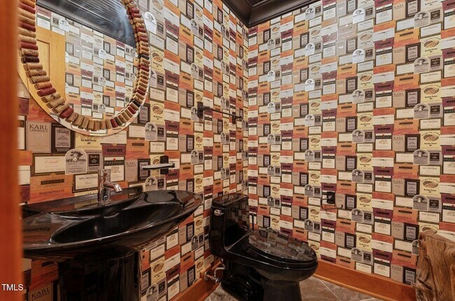 Building Photo - 6016 Glenthorne Dr