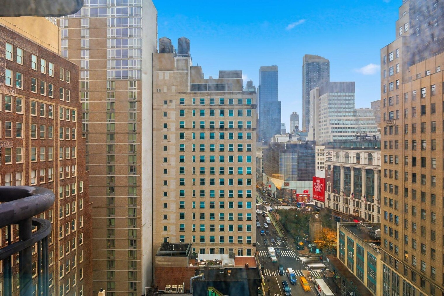 Building Photo - 68 W 37th St