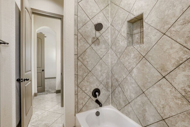 Building Photo - 5923 Dewdrop Ln