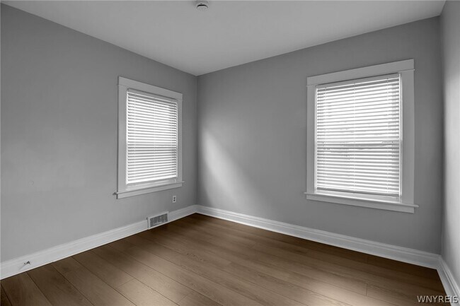 Building Photo - 800 Amherst St