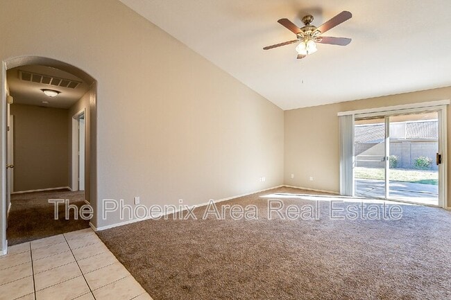 Building Photo - 251 W Windsor Dr