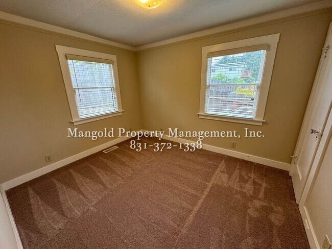 Building Photo - Great Home Located In New Monterey Neighbo...
