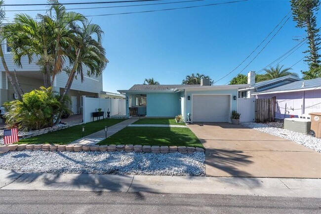 Building Photo - 341 Boca Ciega Dr