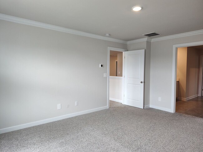 Building Photo - 5 BD/3.5 BA House in Shepherds Landing!
