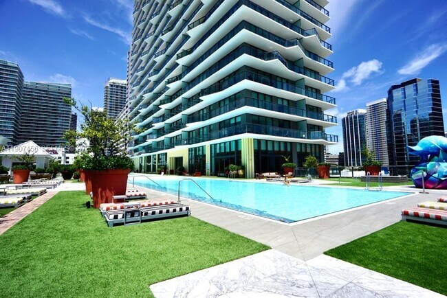 Building Photo - 1300 S Miami Ave