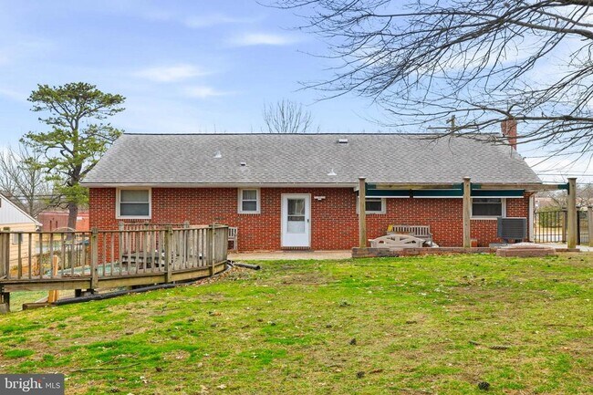 Building Photo - 110 Carroll Rd