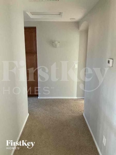 Building Photo - 18021 W Sunnyslope Ln