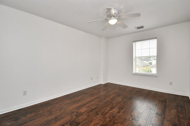 Building Photo - 8522 Chancellorsville Ln