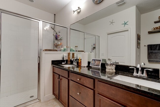 Building Photo - 5424 Estero Loop