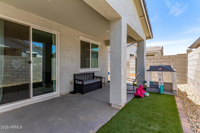 Building Photo - 17344 W Country Club Terrace