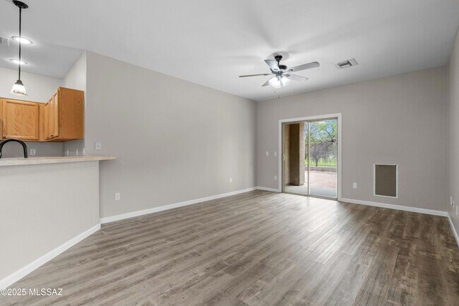 Building Photo - 12708 N Rodeo Land