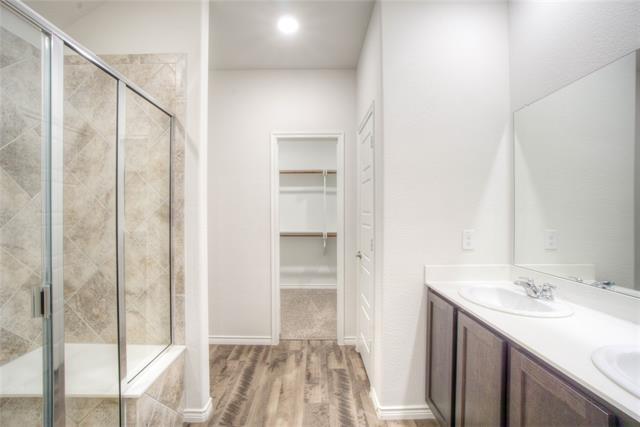 Building Photo - 621 Jamestown Ln