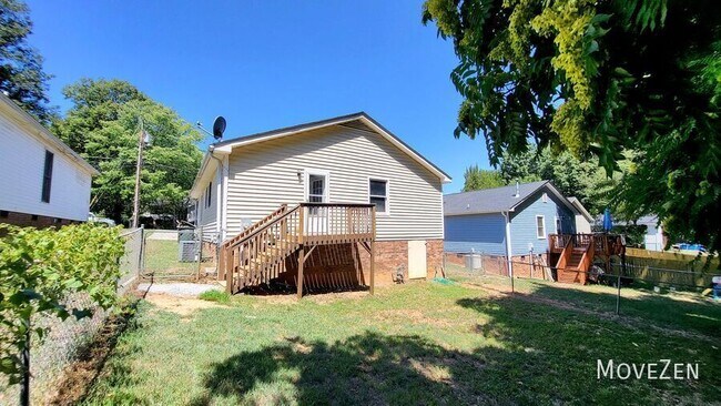 Building Photo - 4006 Coltrain Rd