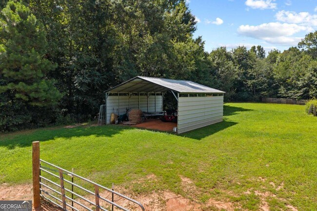 Building Photo - 221 Columbus Dr