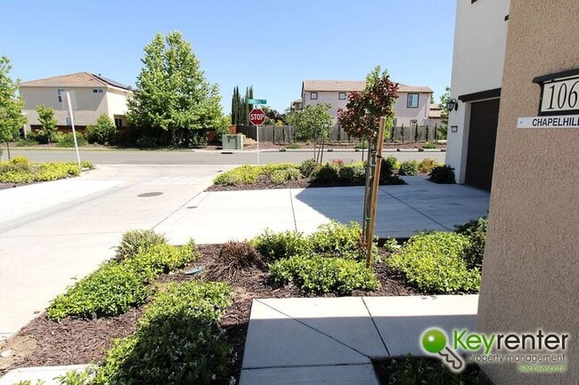 Building Photo - 1061 Chapelhill Ln