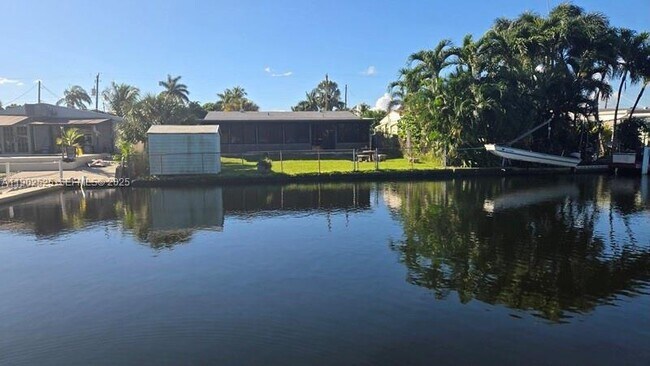 Building Photo - 2622 Sheridan St