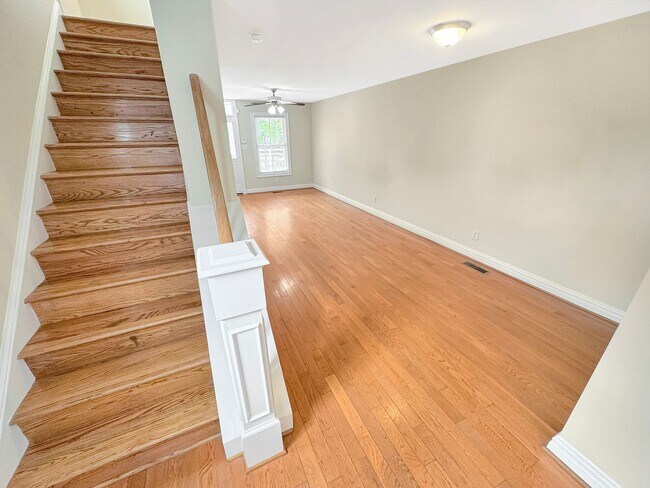Building Photo - 5 Bedroom Home in VCU Area - Move in Speci...