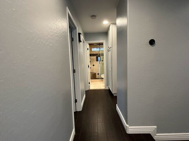 Building Photo - Elegant North Glendale Retreat with Premium Upgrades