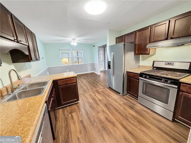 Building Photo - 5883 Brookside Dr SE