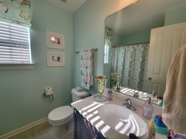 Building Photo - Lovely 3 bedroom, 3.5 bath home in Nellief...