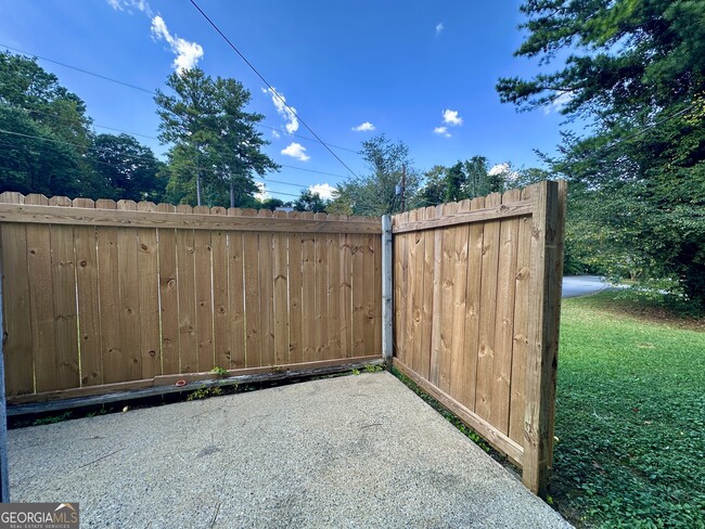 Building Photo - 1485 S Diane Ct