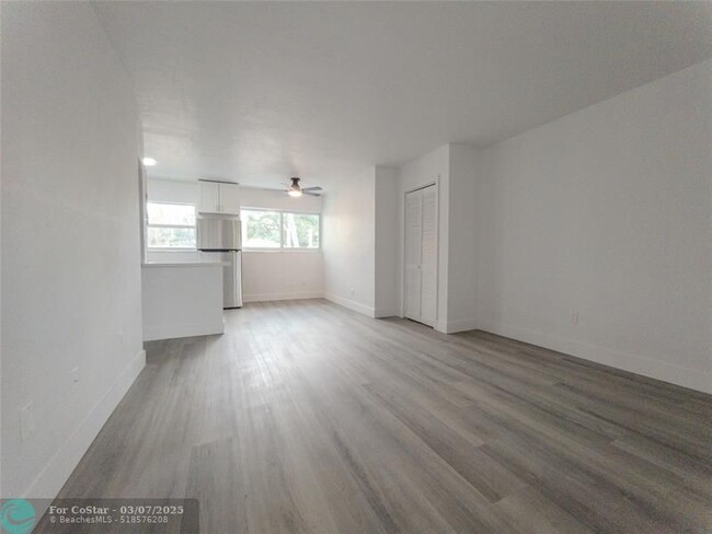Building Photo - 1821 Middle River Dr