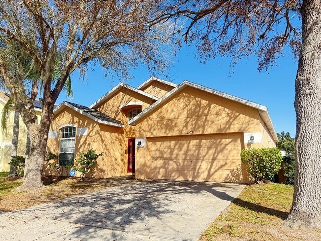 Building Photo - 2109 Woodsedge Dr