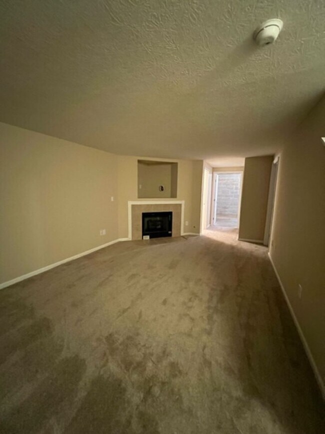 Building Photo - 2 Bed 2.5 Bath Condo in Downtown Powell Available for Pre-Lease!