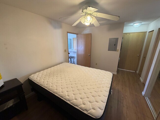 Building Photo - Iao Parkside Condo