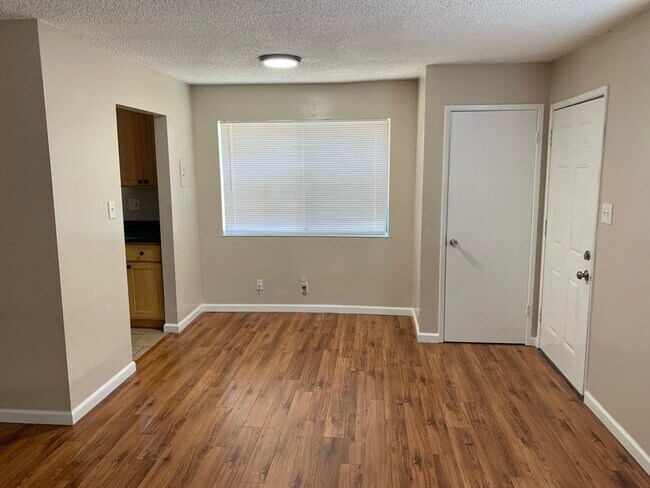Building Photo - 2 Bedroom 1 Bathroom Condo in Antioch - AVAILABLE NOW !!